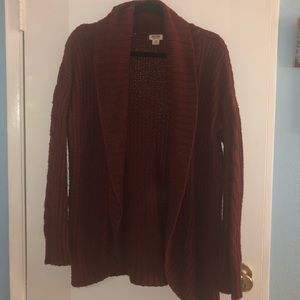 Maroon sweater